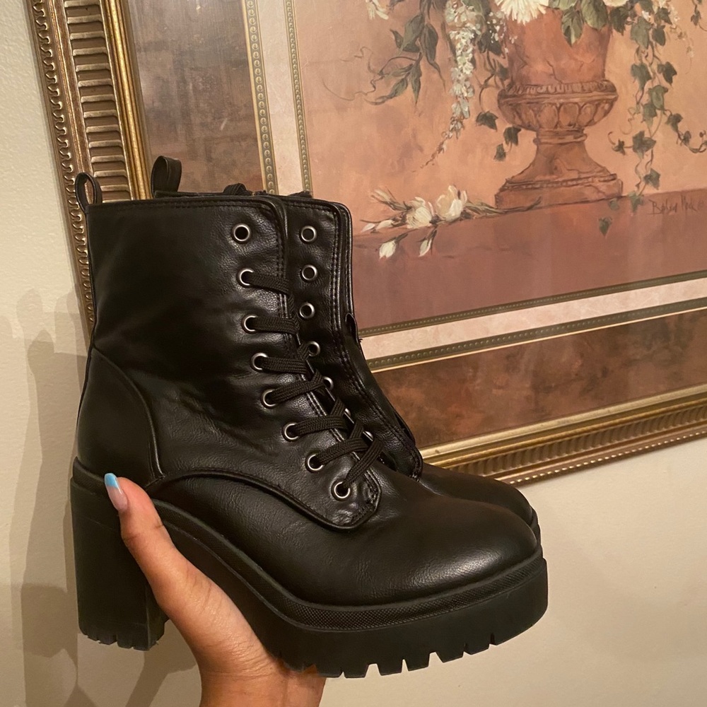 Black Leather Lace Up Heeled Boots